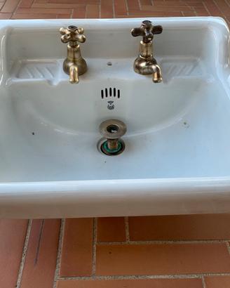 Lavello bagno anni 30 con rubinetteria originale