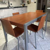 Tavolo da cucina + 4 sedie