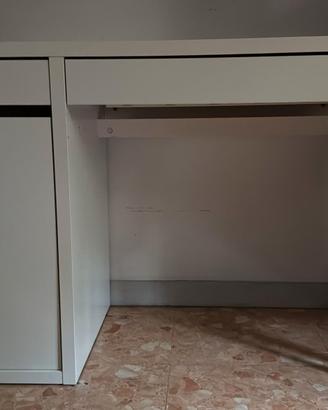 Scrivania e sedia ufficio, anche separatamente