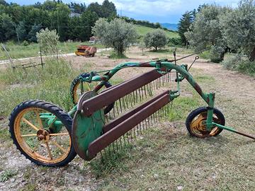 Ranghinatore a pettine trainato