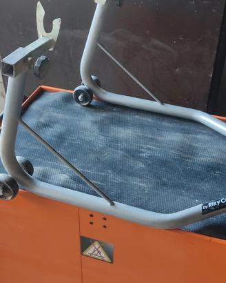 cavaletto alza moto da pista 