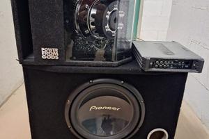 Impianto audio auto Pioneer + ampli Hifonics