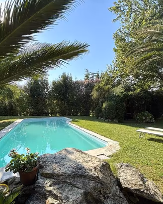 Villa di 260 m² con più di 5 locali e box auto dop