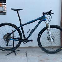 MTB Kona carbonio 29"