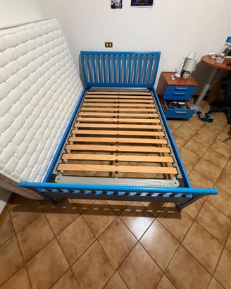 Letto una piazza e mezzo blu in legno con doghe