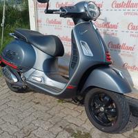Vespa GTS 300 SUPER ANNO 2022 KM 17.000
