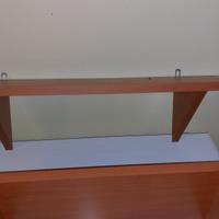 Scaffali in legno da parete
