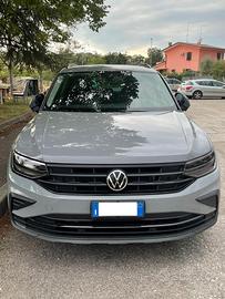 VW Tiguan 2021 TDI 2.0 150CV Grigio Pastello