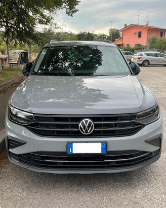 VW Tiguan 2021 TDI 2.0 120CV Grigio Pastello