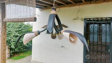 Lampadario in foglie di banano