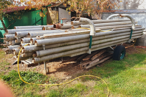 Carretto con tubi irrigazione