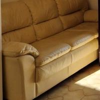 Divano 3 posti vera pelle color beige chiaro