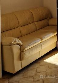 Divano 3 posti vera pelle color beige chiaro
