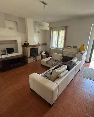 Villetta a schiera di 150 m² con 5 locali e box au