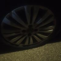 4 cerchi con gomme discrete, Opel Corsa..