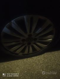 4 cerchi con gomme discrete, Opel Corsa..