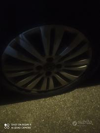 4 cerchi con gomme discrete, Opel Corsa..
