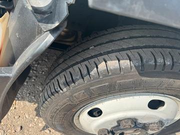 Isuzu m21 con ribaltabile euro 6