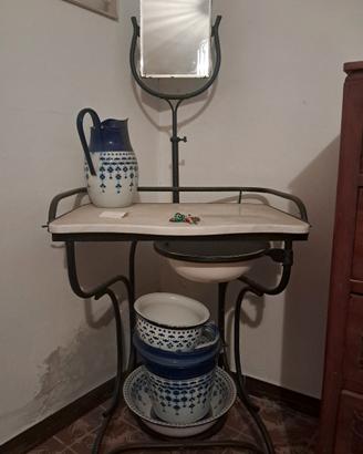 Antico lavabo