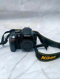 Nikon D3330 BODY Nero + Nikkor DX 35mm F/1.8