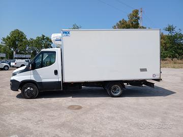 Iveco Daily 35C14 coibentato con gruppo frigo Zano