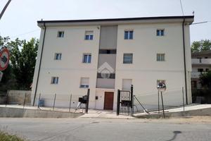 3 LOCALI A CASTROLIBERO