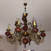 Lampadario funzionante in legno e metallo
