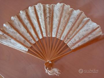 Raffinatissimo ventaglio/gioiello in pizzo Cantù