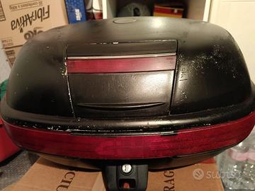 Portapacchi GIVI con supporto Majestic 250