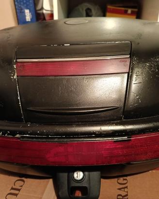 Portapacchi GIVI con supporto Majestic 250