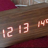 Orologio sveglia in legno