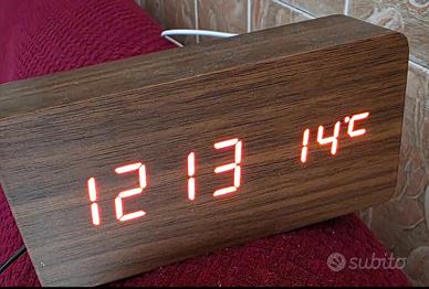 Orologio sveglia in legno