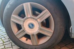 Cerchi in lega 15 pollici FIAT