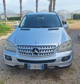 Mercedes-ben ML320