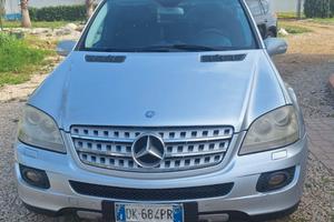 Mercedes-ben ML320