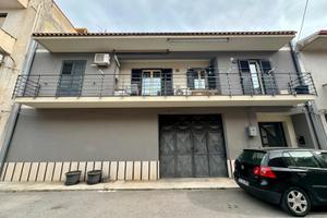 Magazzino a Partinico, Via Savona