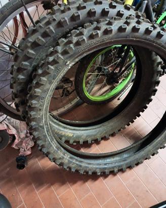 Gomme moto