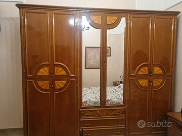 Camera da letto completa in legno. 