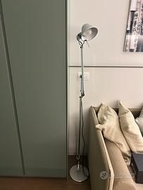 Lampada da terra Tolomeo di Artemide