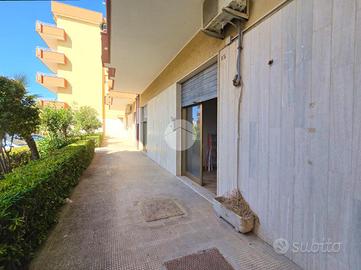 3 LOCALI A MANFREDONIA