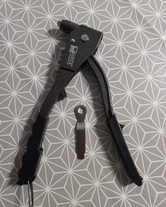 Pistola per rivetti Maurer