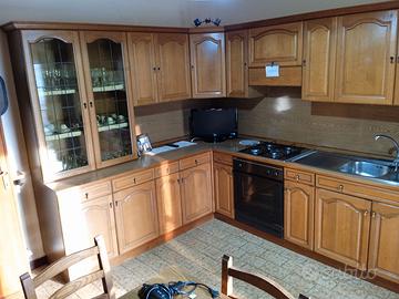 Cucina in legno di castagno+ elettrodomestici