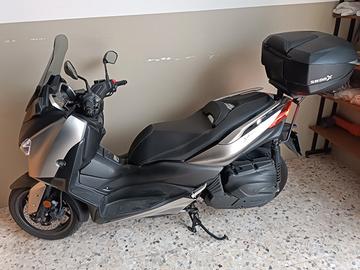 Moto scooter Yamaha X-Max 400
