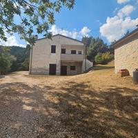 Casa rurale e terreni