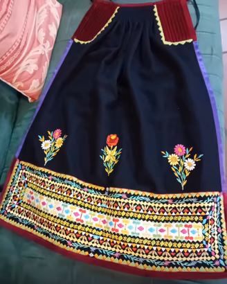 Grembiule,’franda’ costume donna di Nuoro