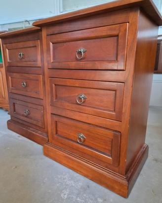 Comodino in legno arte povera