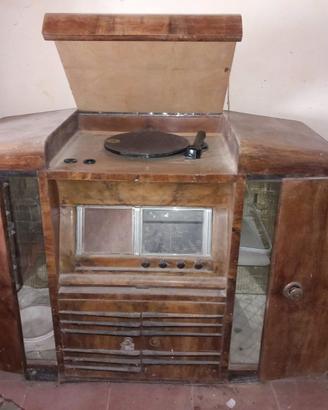 mobile giradischi e radio