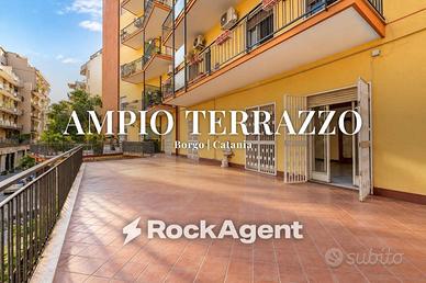 Appartamento di 259 m² con più di 5 locali a Catan