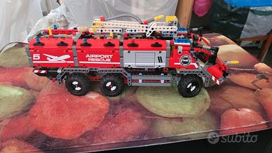 Lego technic 42068 airport rescue vehicle