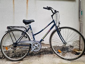 Bici da donna con cestello